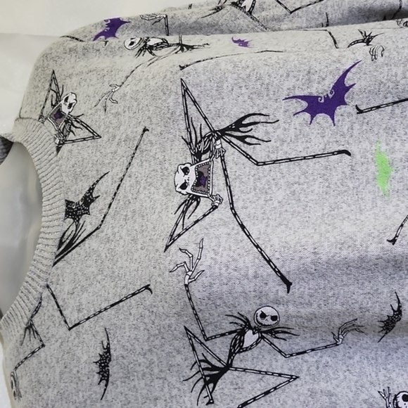 DISNEY "Nightmare Before Christmas" Oversized soft sweater, Size: S/CH NWNT - Picture 3 of 6